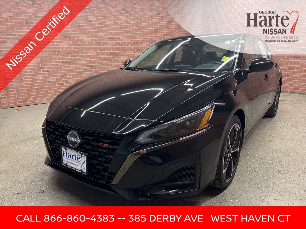 2023 Nissan Altima 2.5 SR photo 2