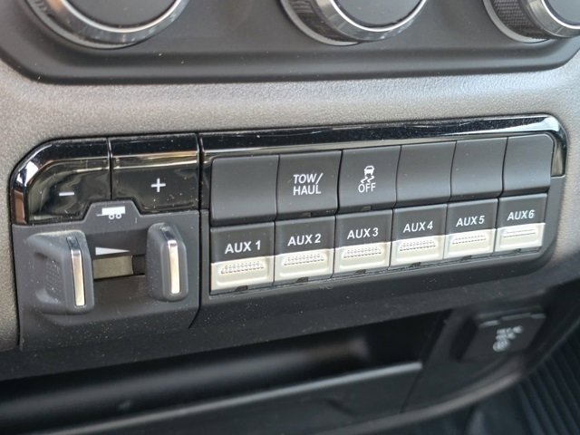 2022 Ram 3500 photo 13
