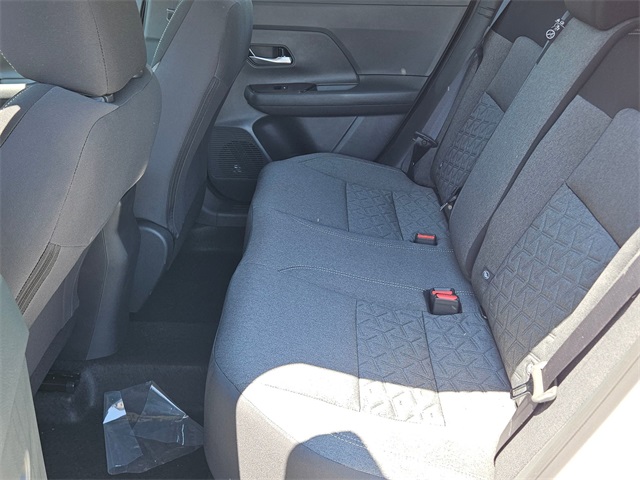 2025 Nissan Kicks SV photo 7