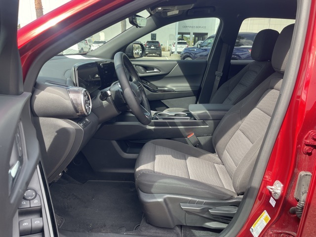 2025 Chevrolet Equinox LT photo 12
