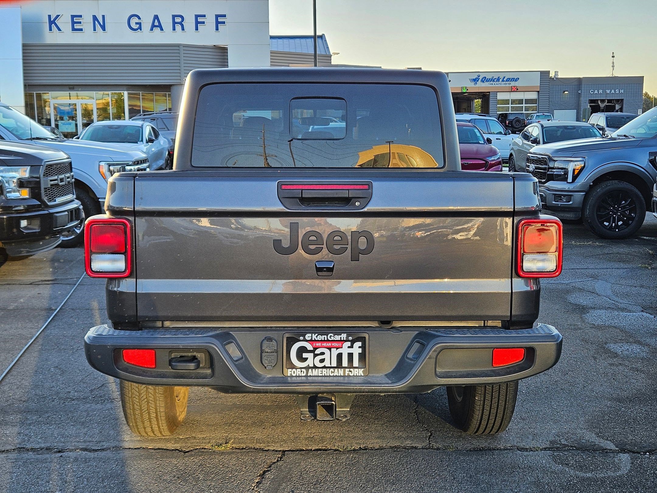 2023 Jeep Gladiator Sport S photo 4
