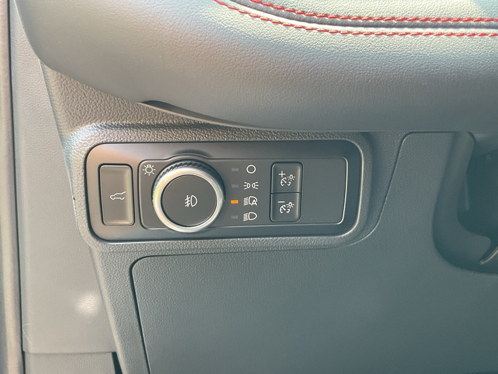 2025 Ford Explorer ST-Line photo 4