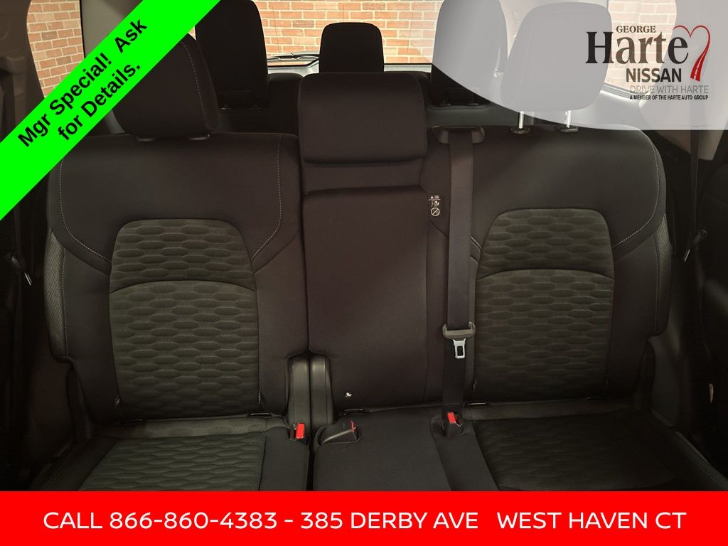 2024 Nissan Pathfinder S photo 25
