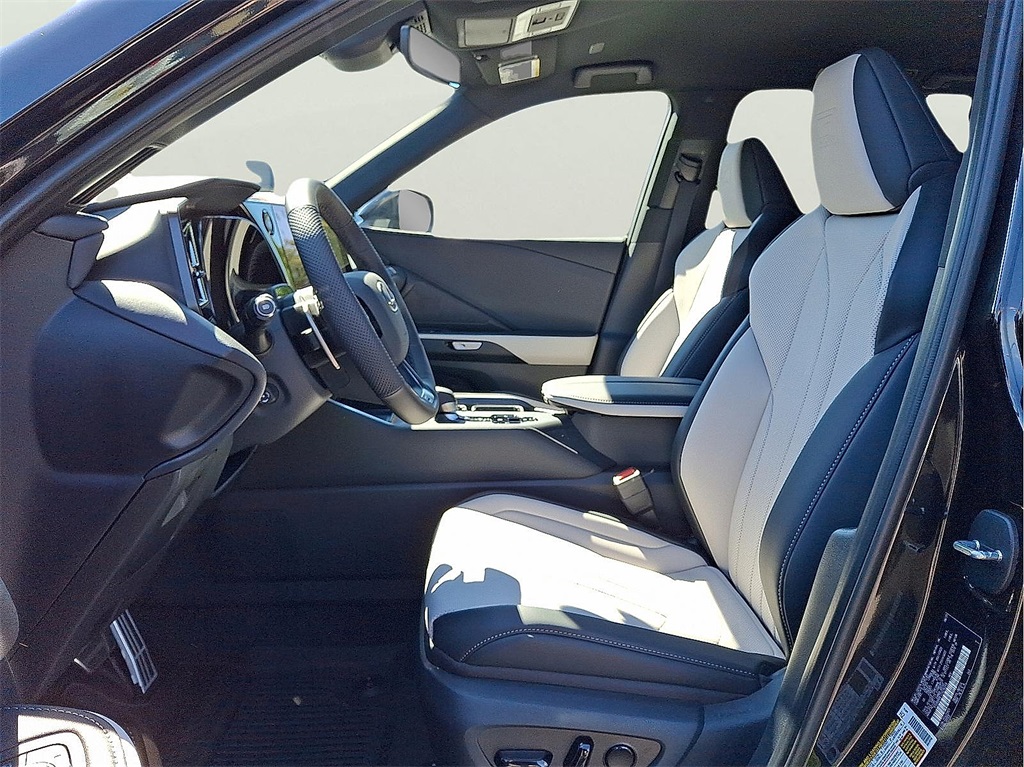 2025 Lexus TX 500h F SPORT Premium photo 4