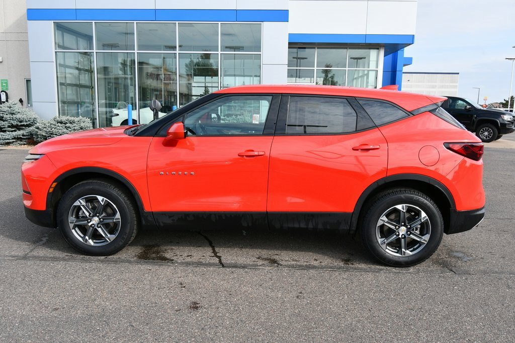 2025 Chevrolet Blazer 2LT photo 3
