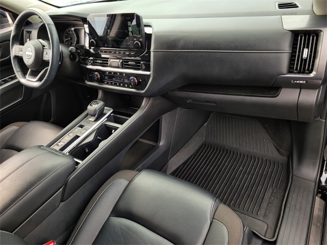 2024 Nissan Pathfinder SL photo 16