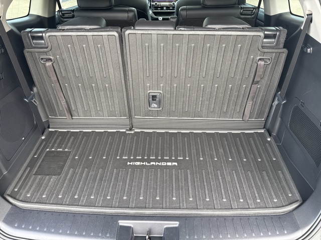 2023 Toyota Highlander Hybrid Platinum photo 8