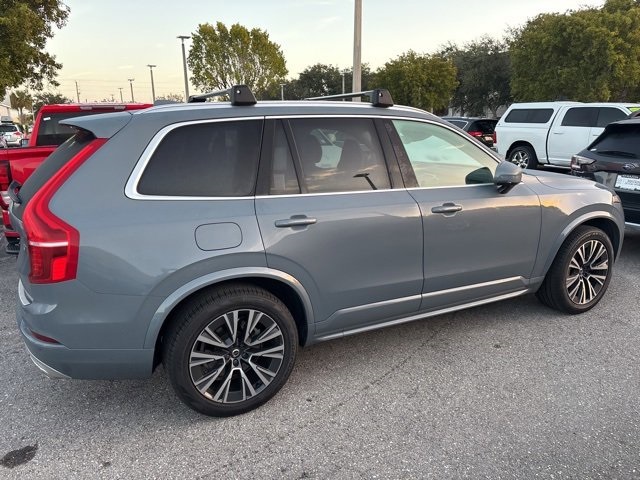 2021 Volvo XC90 Momentum's photo