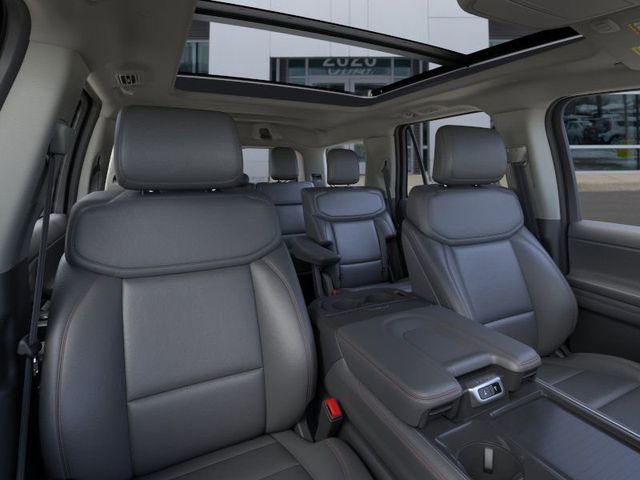 2025 Ford Expedition photo 10