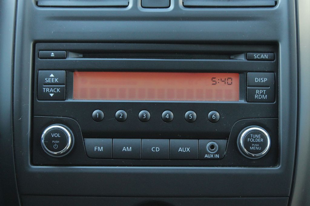 2015 Nissan Versa 1.6 S photo 15