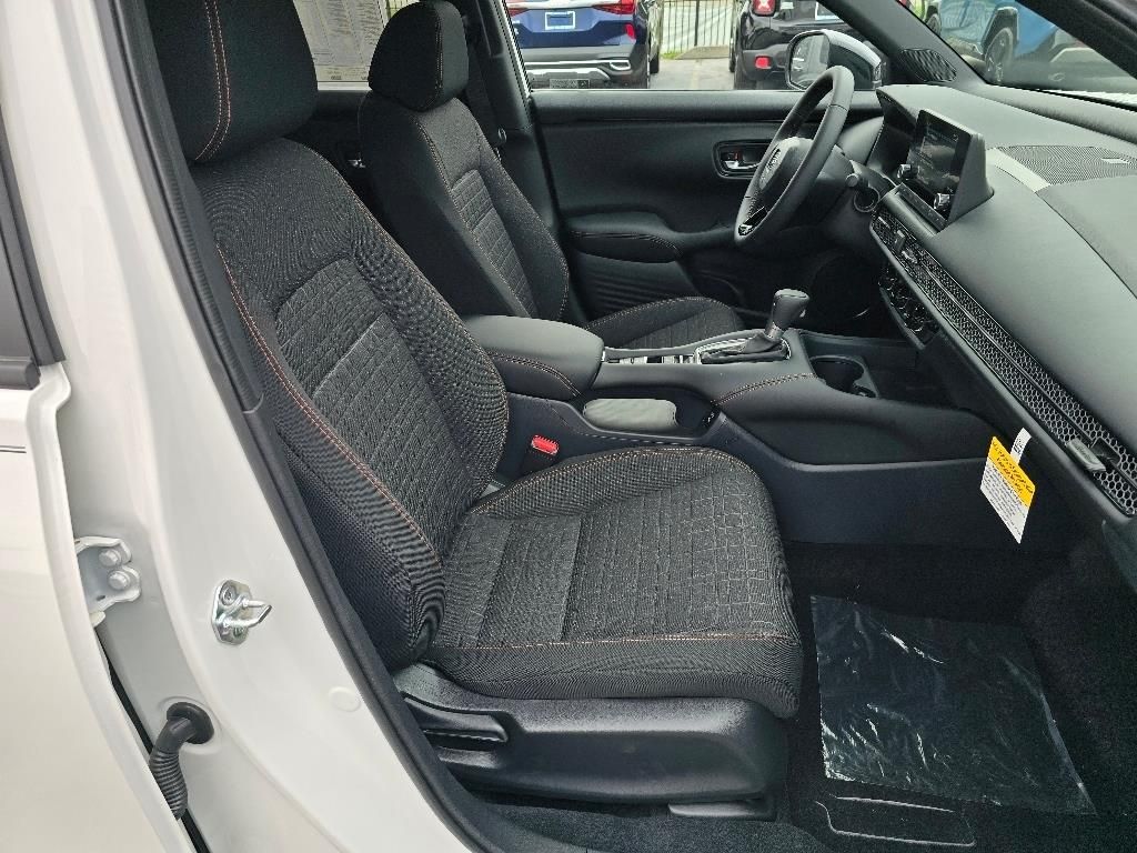 2025 Honda HR-V Sport photo 12