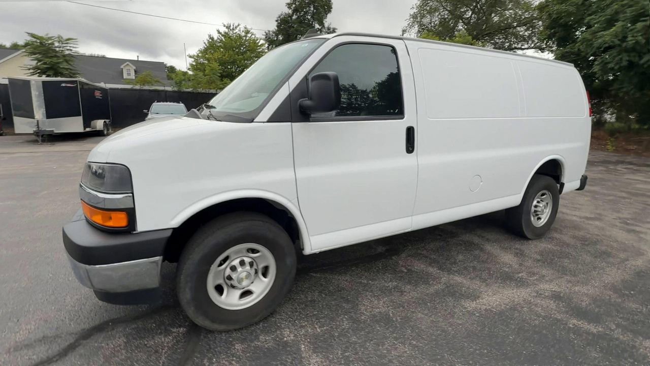 2023 Chevrolet Express 2500 Cargo photo 4