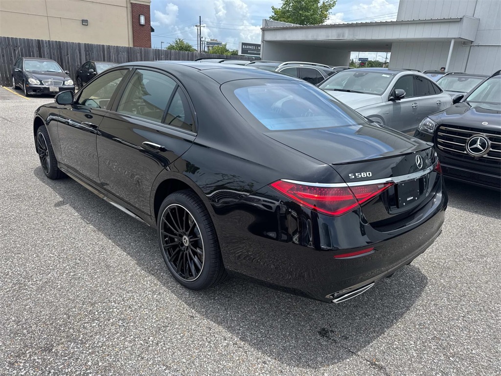 2025 Mercedes Benz S 580 4MATIC photo 2