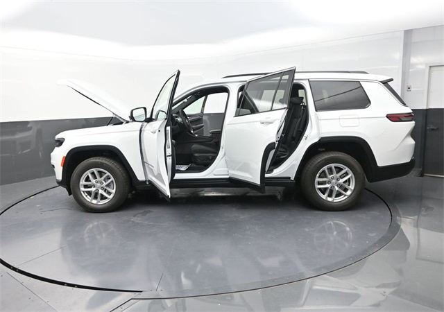 2025 Jeep Grand Cherokee Laredo X photo 27