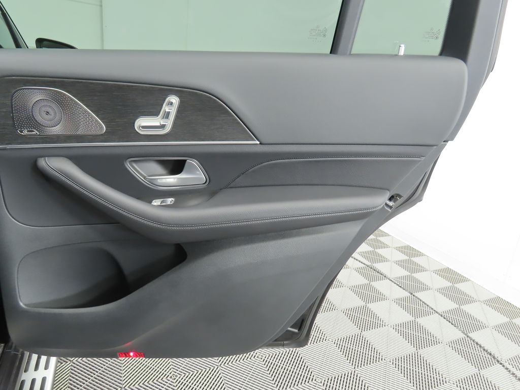 2026 Mercedes Benz GLS 450 4MATIC photo 27