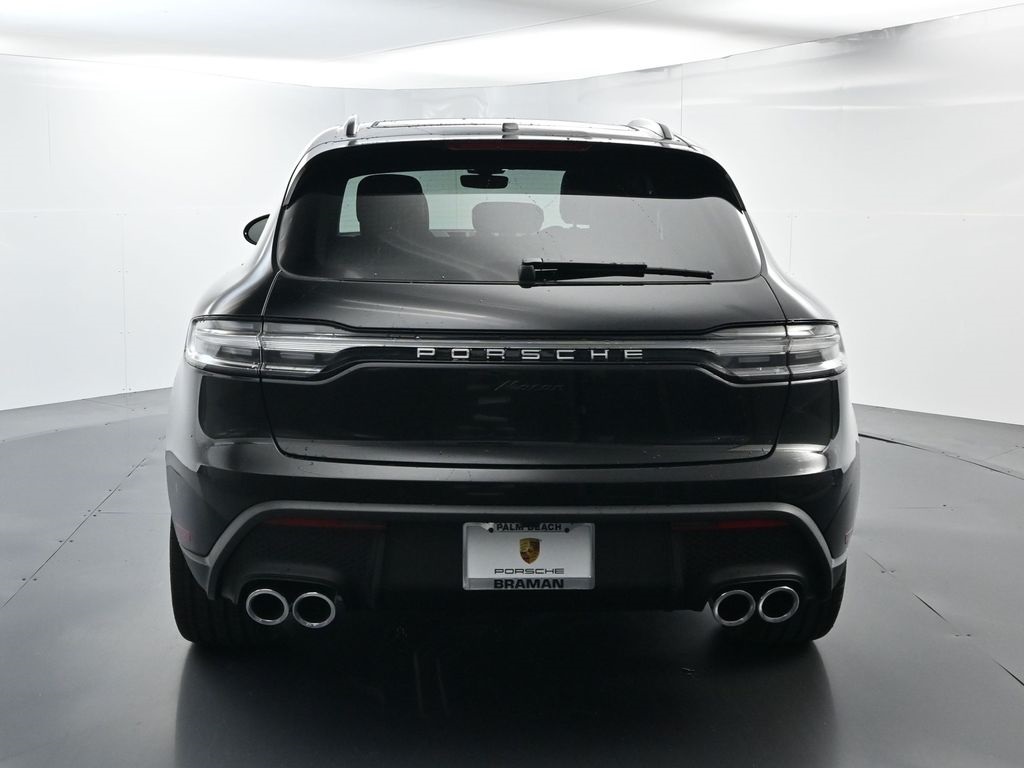 2026 Porsche Macan T photo 12