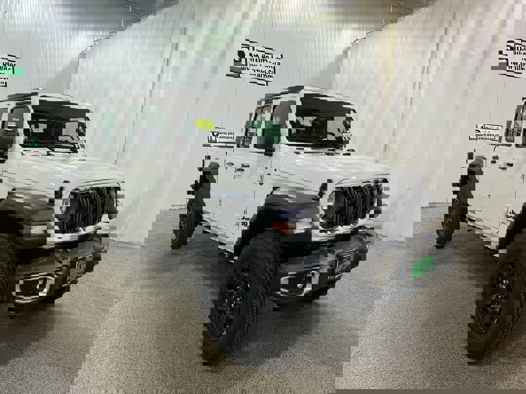 2026 Jeep Gladiator Sport's photo