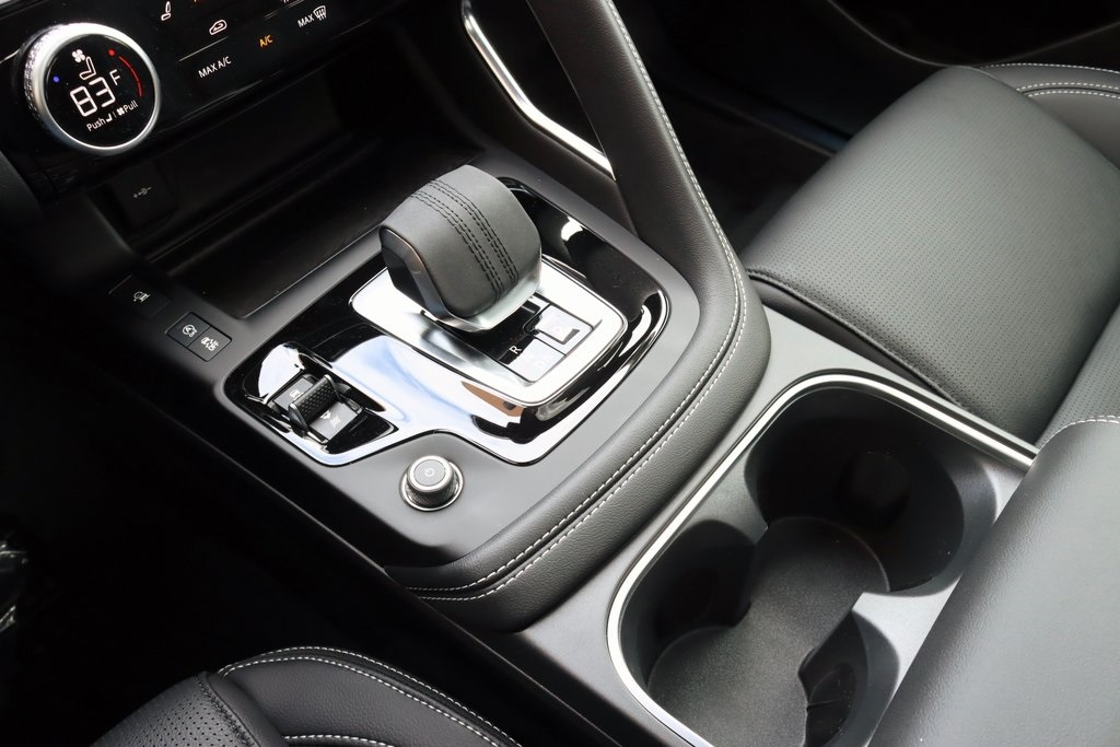 2024 JAGUAR E-PACE - Image 28