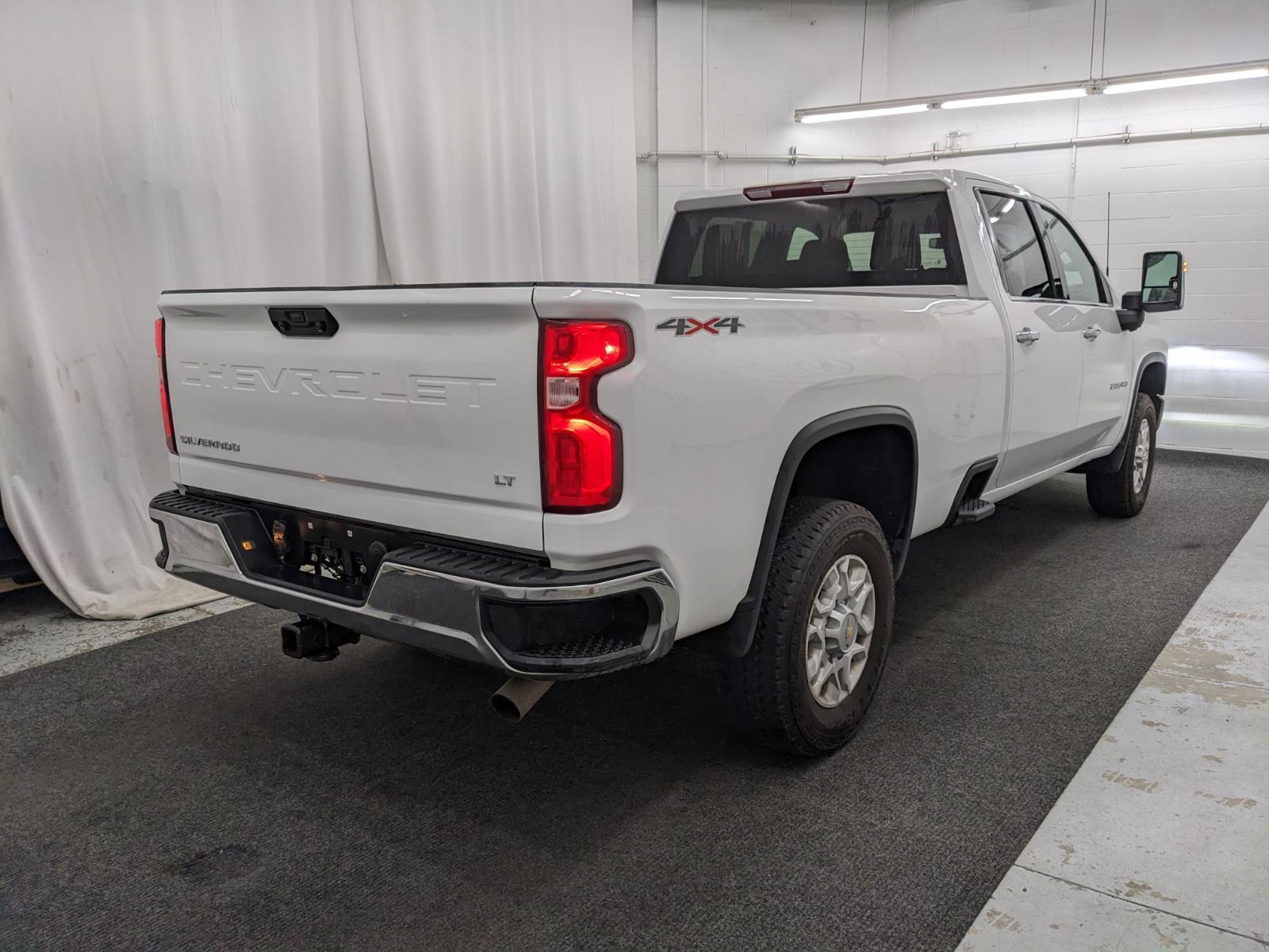 2022 Chevrolet Silverado 2500HD LTZ photo 2