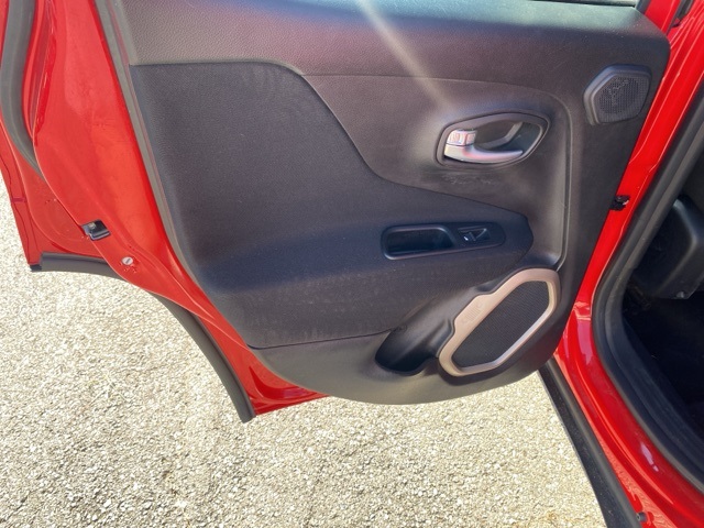 2015 Jeep Renegade Latitude photo 17