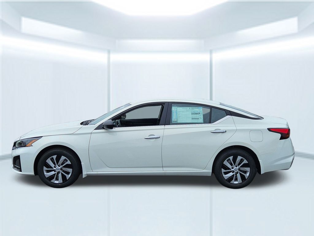 2025 Nissan Altima 2.5 S photo 2