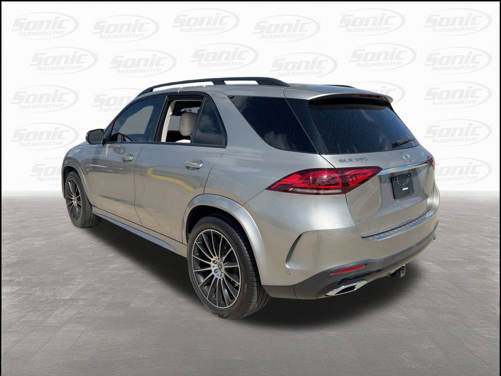 2020 Mercedes Benz GLE 350 photo 2