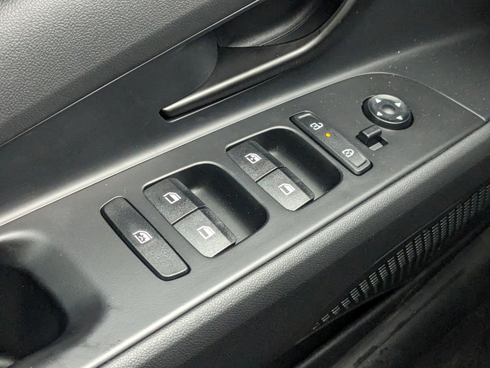 2025 Hyundai Elantra SEL Sport photo 21