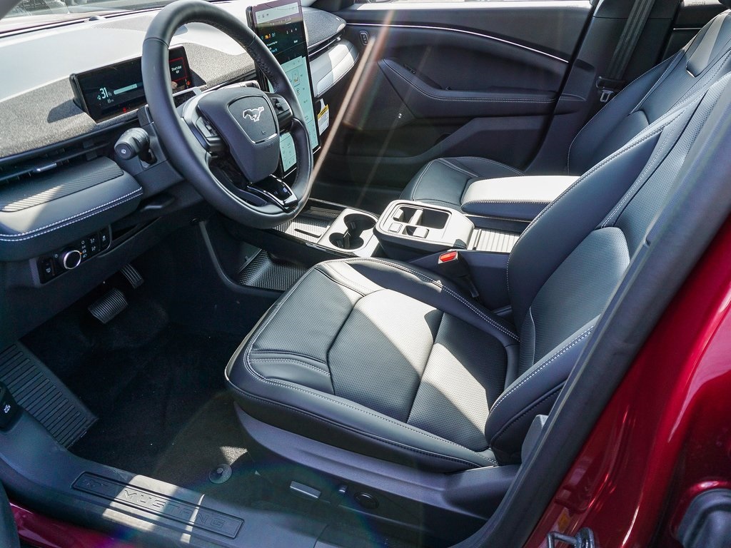 2025 Ford Mustang Mach-E Premium photo 16