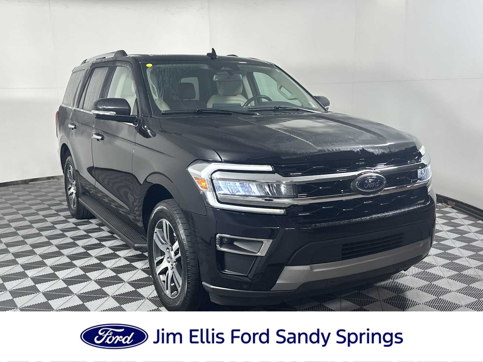 2024 Ford Expedition Limited's photo