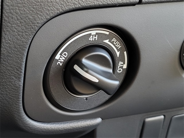 2026 Nissan Frontier S photo 13