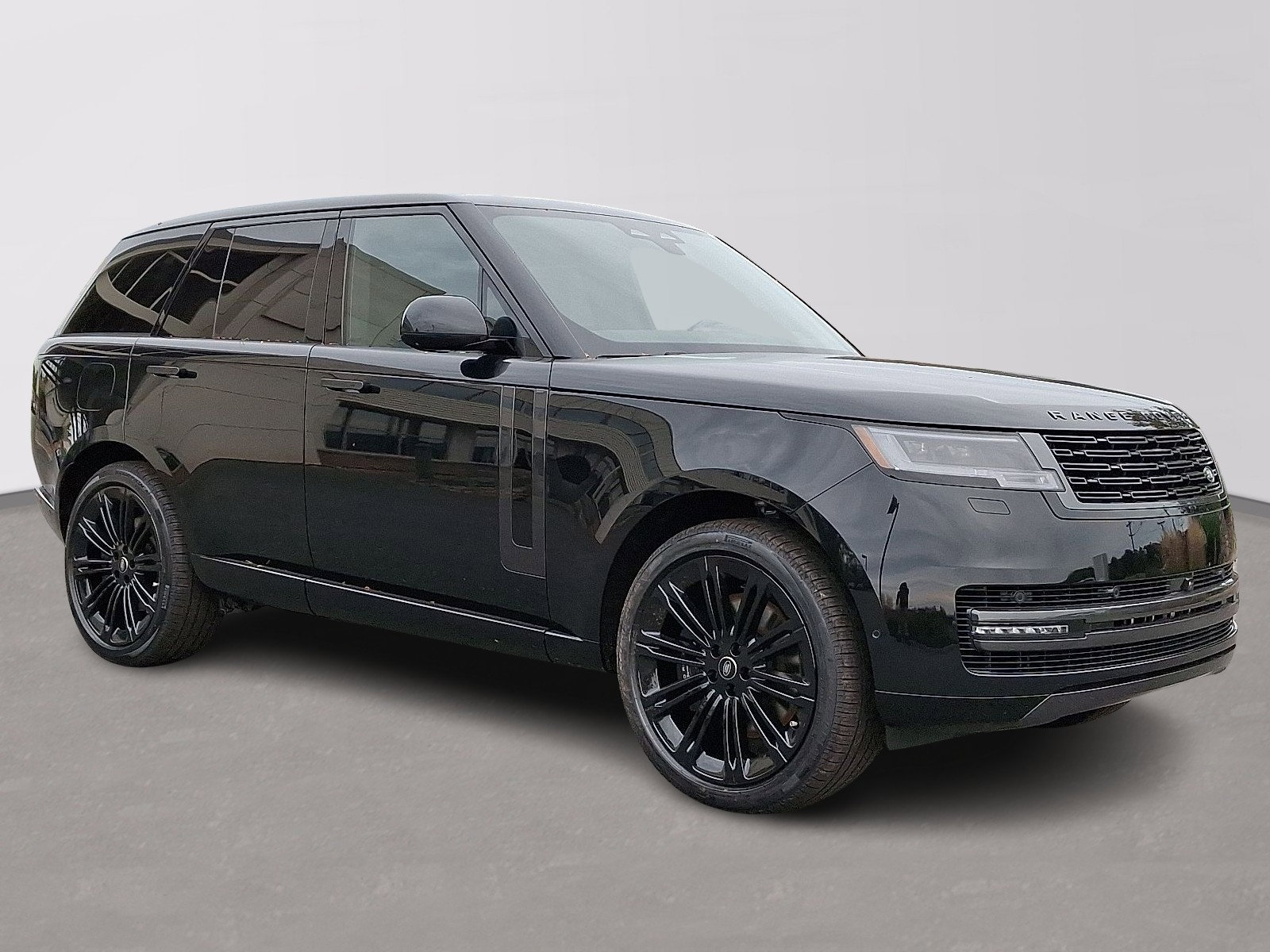 2025 Land Rover Range Rover SE photo 2