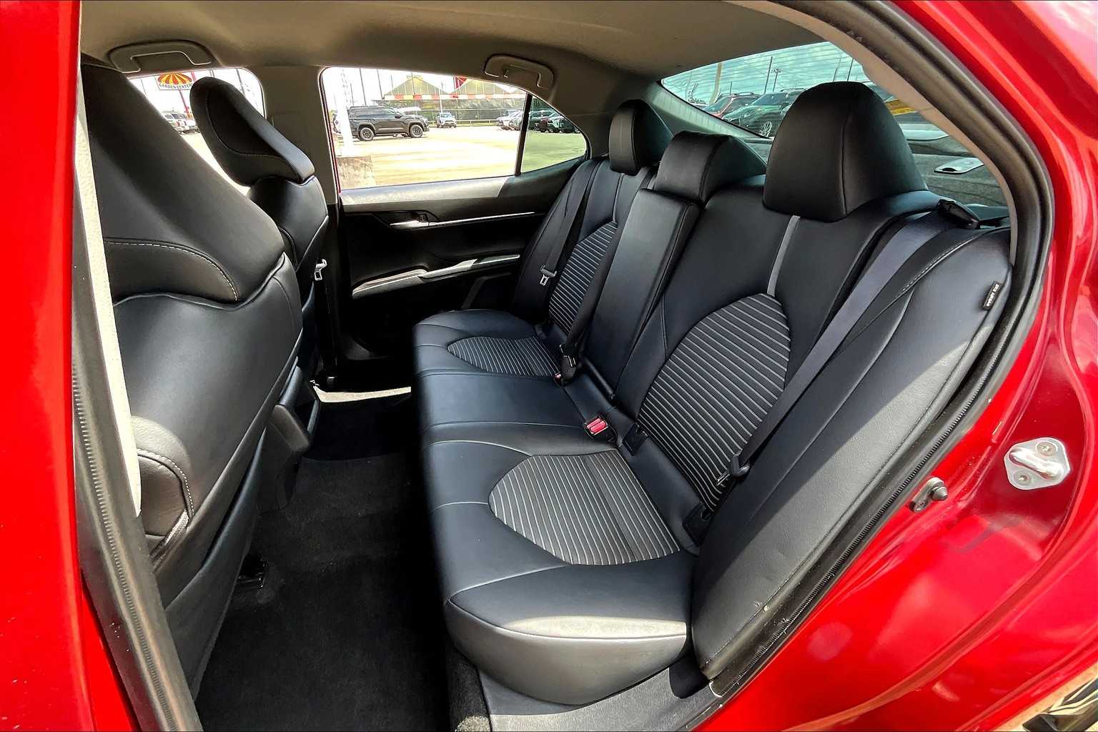 2023 Toyota Camry SE photo 18