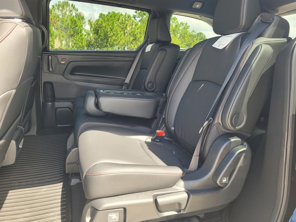 2026 Honda Odyssey photo 14