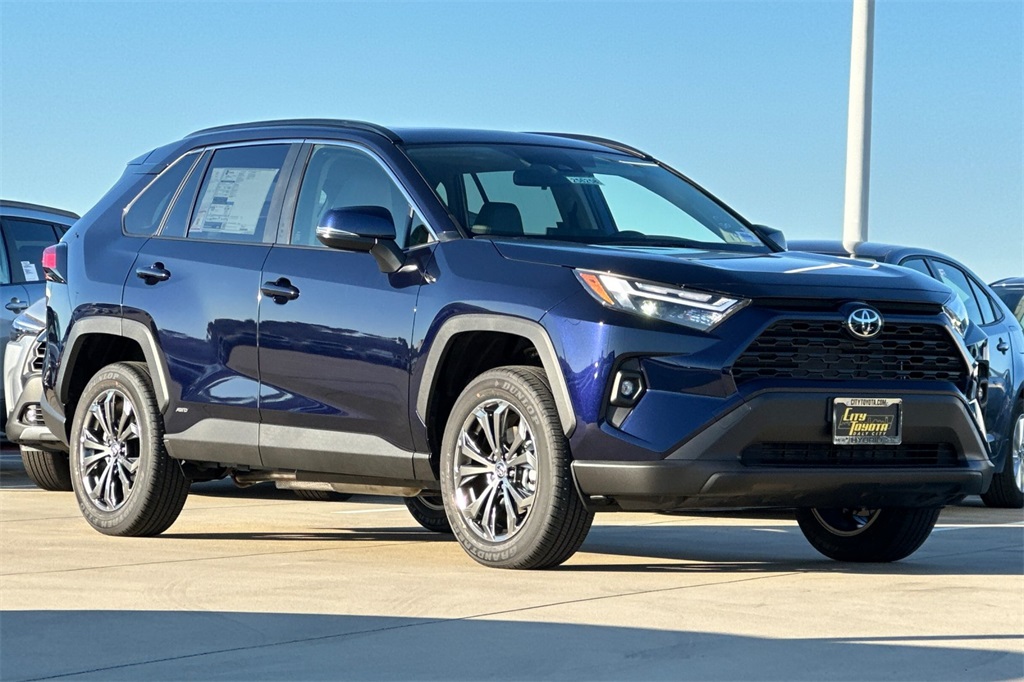 2025 Toyota RAV4 Hybrid XLE Premium photo 2