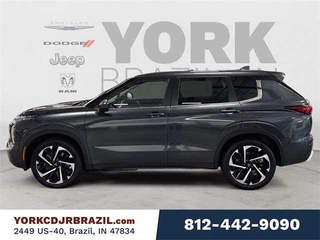2024 Mitsubishi Outlander SE Black Edition photo 2