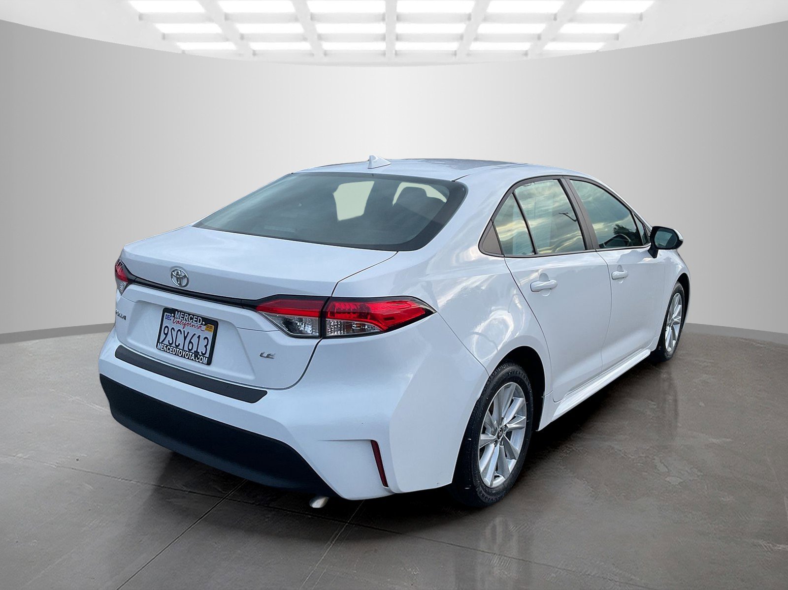 2025 Toyota Corolla LE photo 3