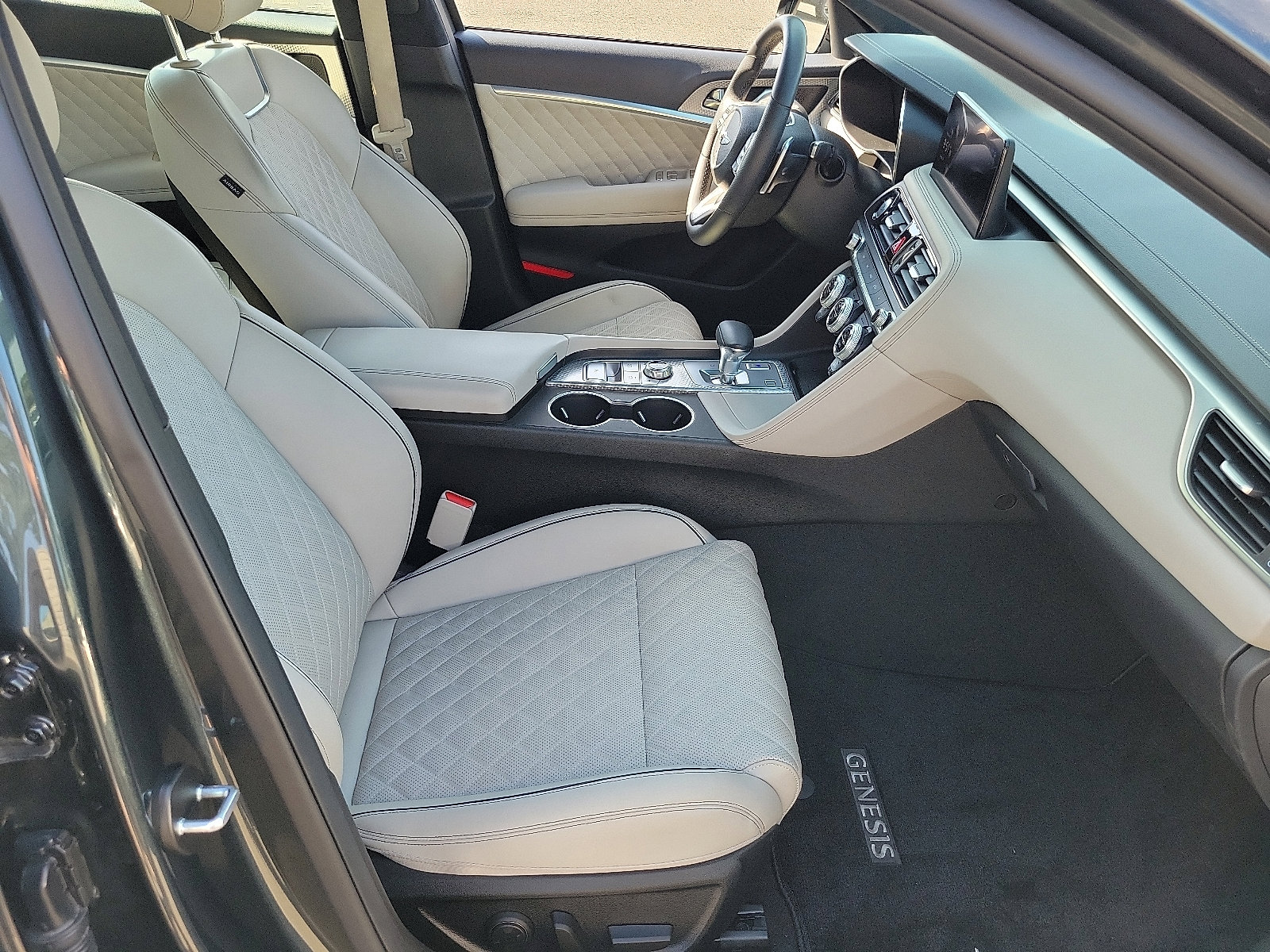 2023 Genesis G70 3.3T Sport Prestige Advanced photo 14