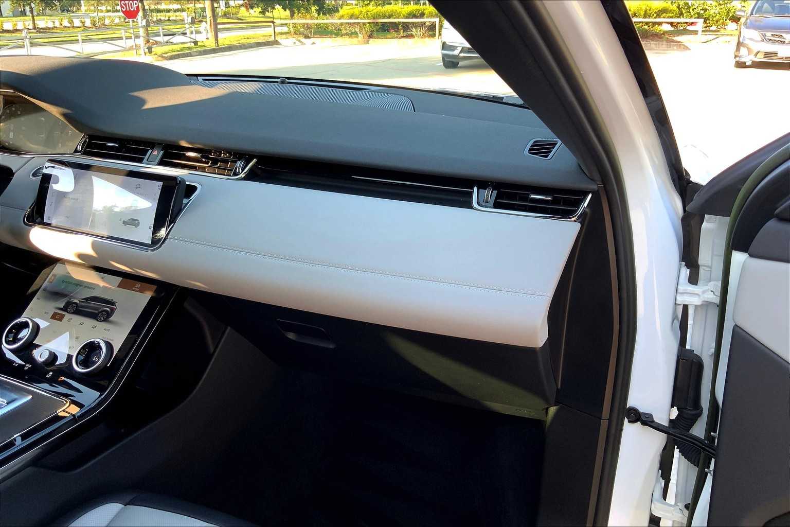 2023 Land Rover Range Rover Evoque R-Dynamic SE photo 15