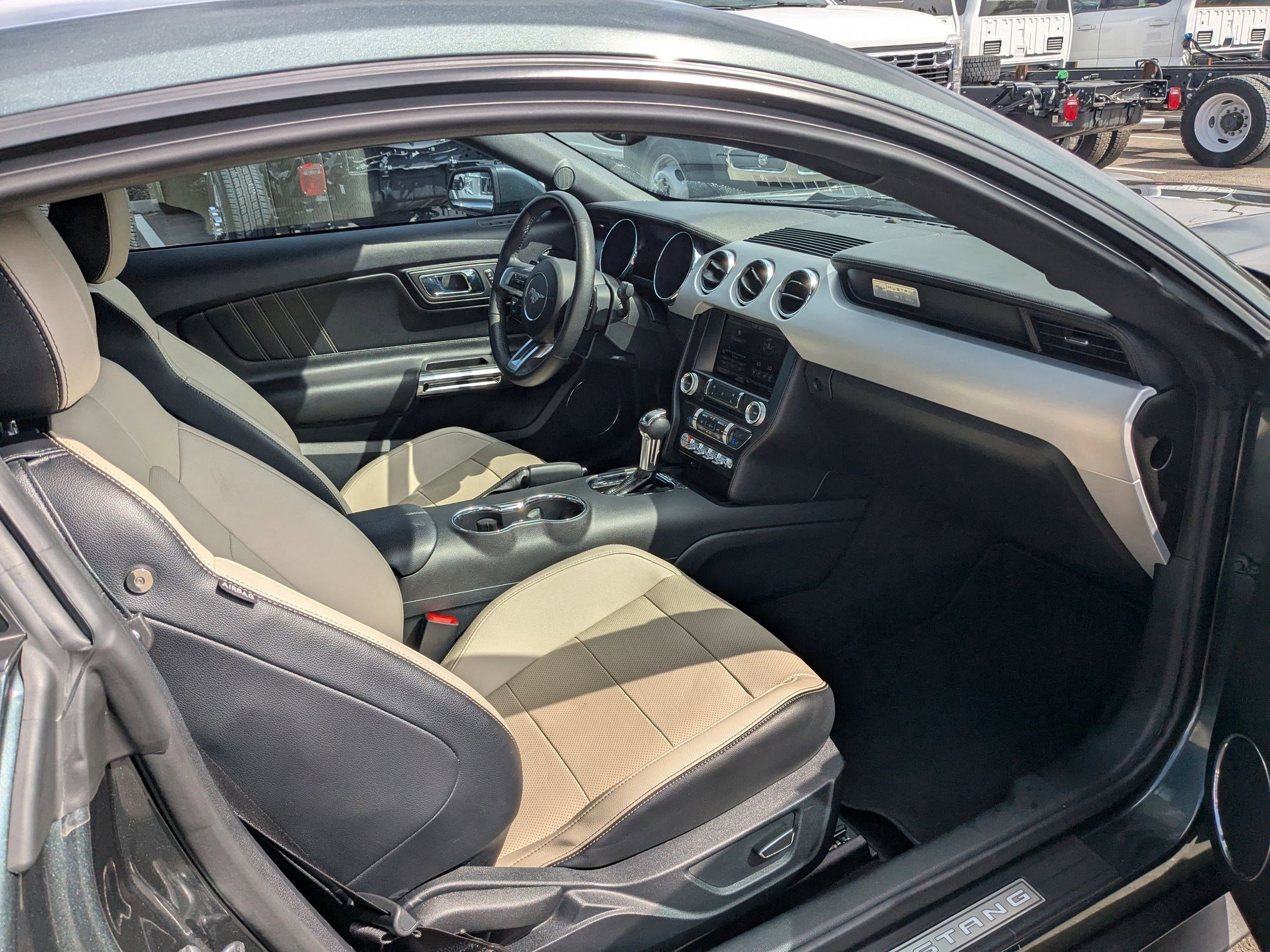 2015 Ford Mustang GT Premium photo 26