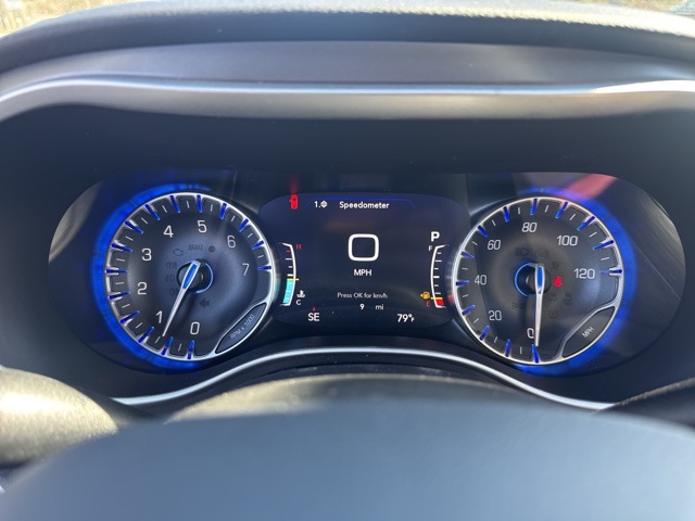 2025 Chrysler Voyager LX photo 17