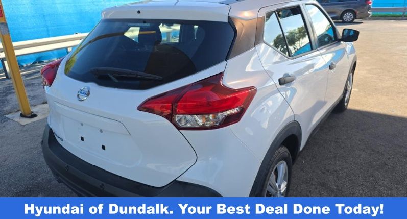 2020 Nissan Kicks S photo 2