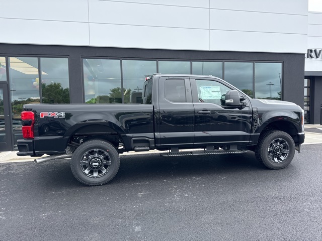 2024 Ford F-350 XL photo 2