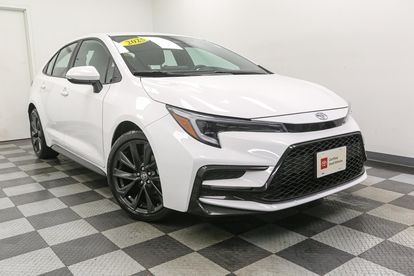 2025 Toyota Corolla SE photo 2