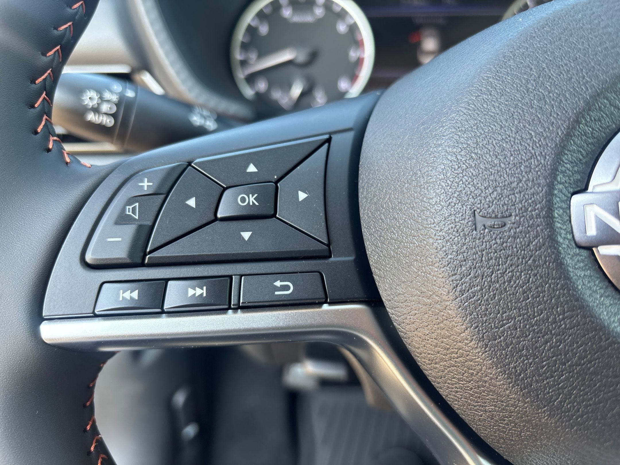 2025 Nissan Sentra SR photo 18