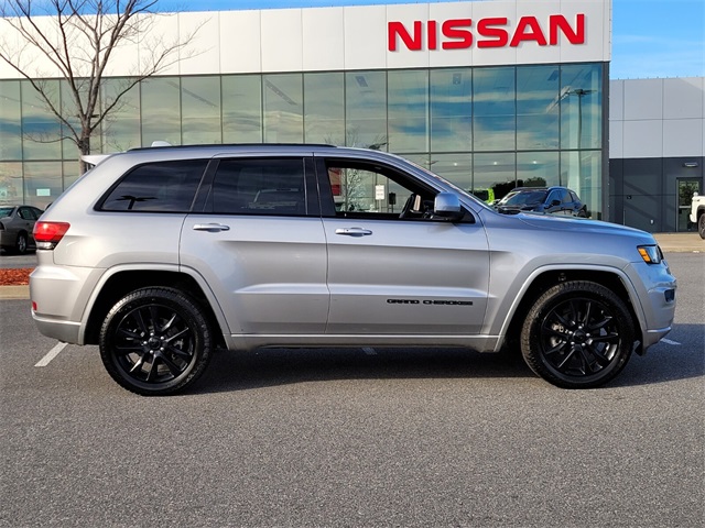 2018 Jeep Grand Cherokee Altitude photo 2