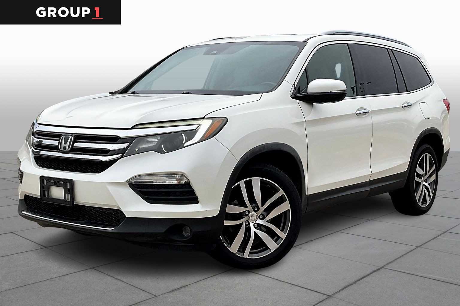 2016 Honda Pilot Touring's photo