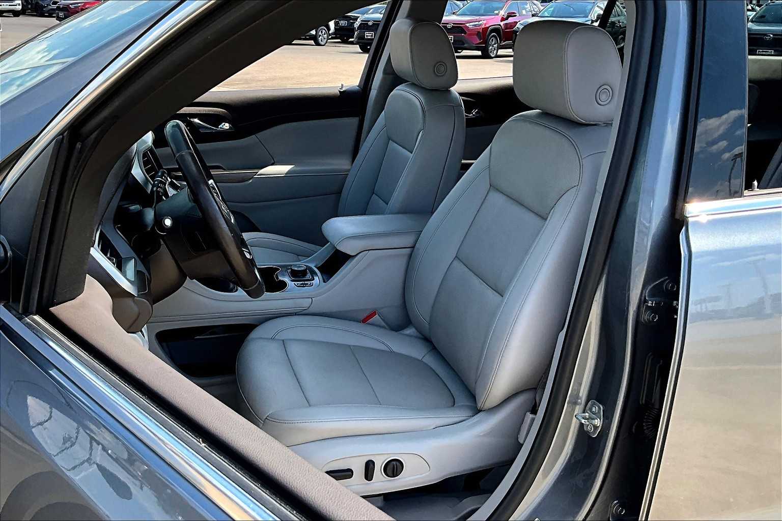 2022 Gmc Acadia SLT photo 7