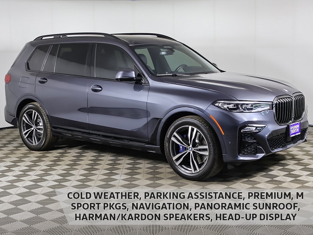 2022 BMW X7 40i's photo