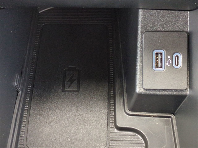 2023 Ford Edge SEL photo 19