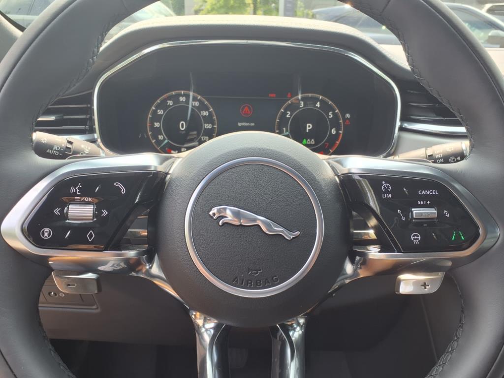 2026 Jaguar F-PACE P250 R-Dynamic S photo 9